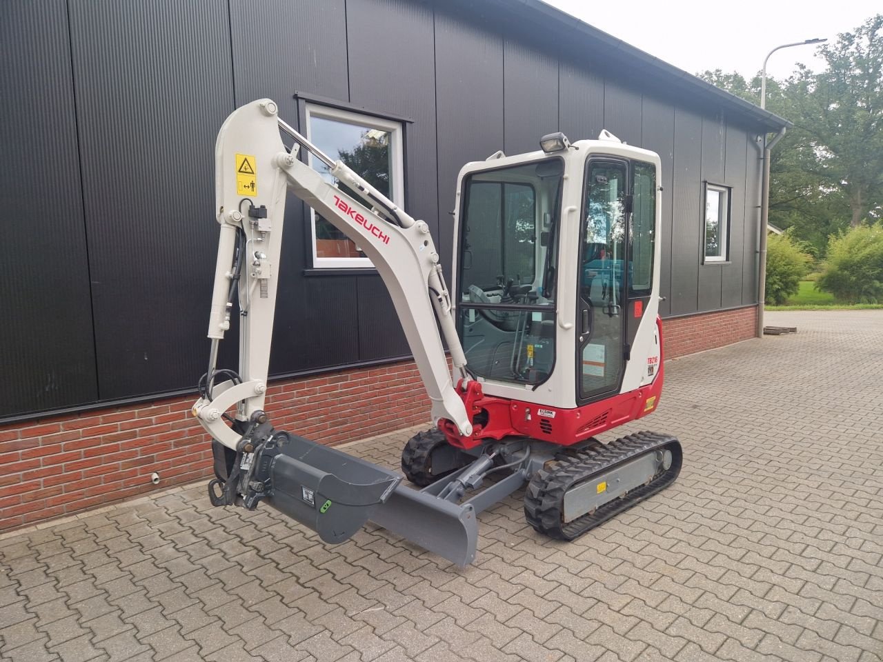 Minibagger des Typs Takeuchi TB216, Gebrauchtmaschine in Haaksbergen (Bild 5)