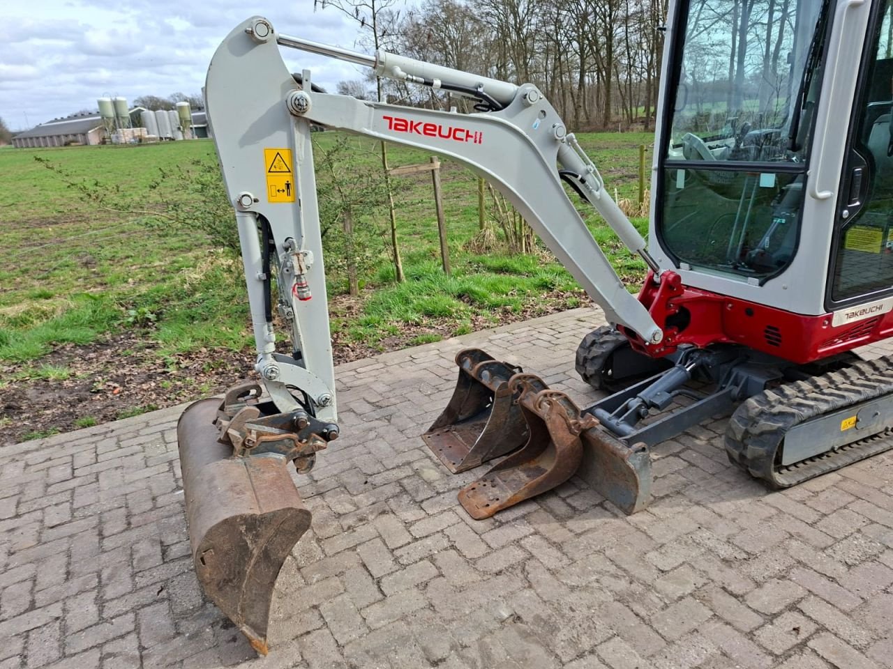 Minibagger des Typs Takeuchi TB216, Gebrauchtmaschine in Terschuur (Bild 3)
