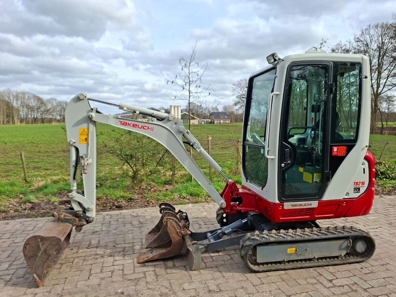 Minibagger des Typs Takeuchi TB216, Gebrauchtmaschine in Terschuur (Bild 1)