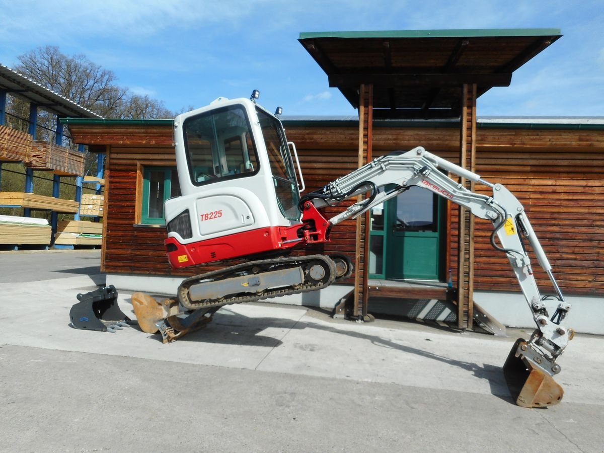 Minibagger typu Takeuchi TB225 ( 2.400kg ) POWERTILT + hydr. SW + alle Le, Gebrauchtmaschine w St. Nikolai ob Draßling (Zdjęcie 23)