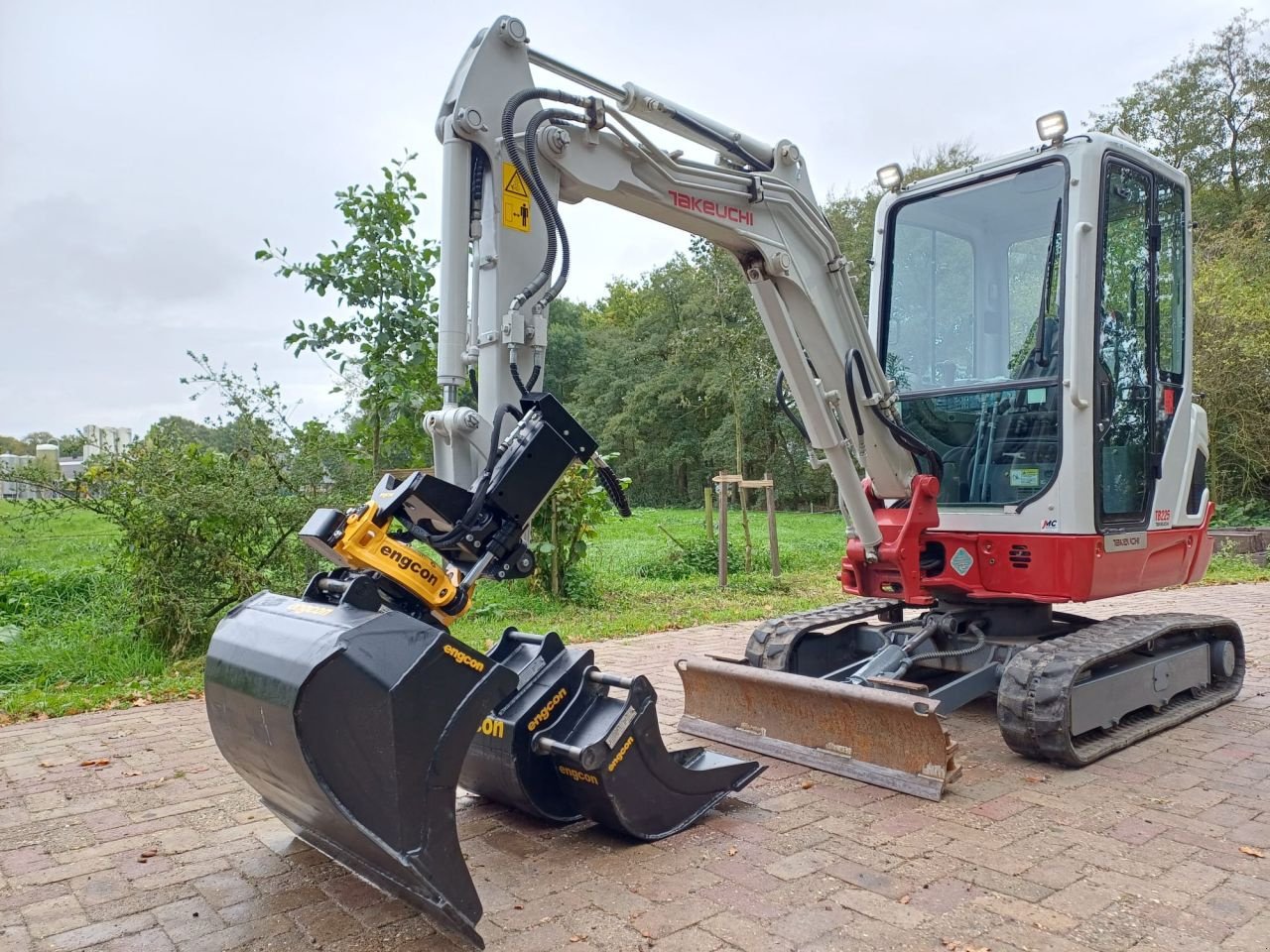 Minibagger del tipo Takeuchi TB225, Gebrauchtmaschine In Terschuur (Immagine 2)