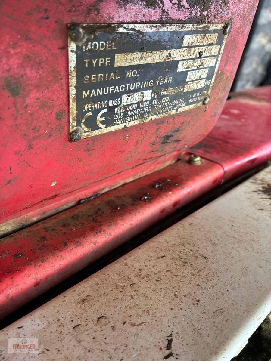 Minibagger типа Takeuchi TB228 mit Powertilt, Gebrauchtmaschine в Putzleinsdorf (Фотография 9)