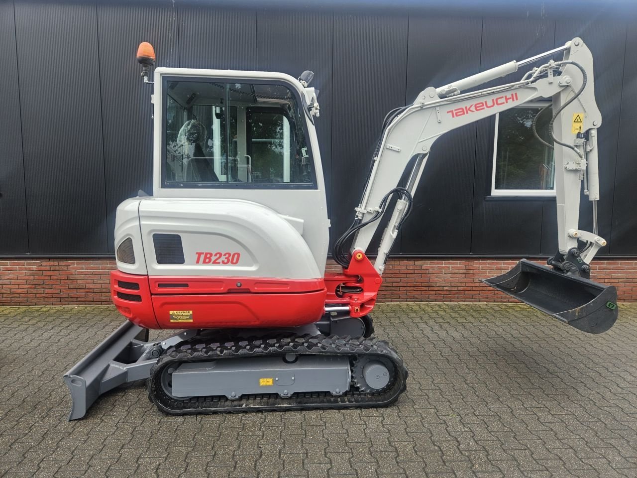 Minibagger del tipo Takeuchi TB230 - 2350 uur, Gebrauchtmaschine In Haaksbergen (Immagine 5)