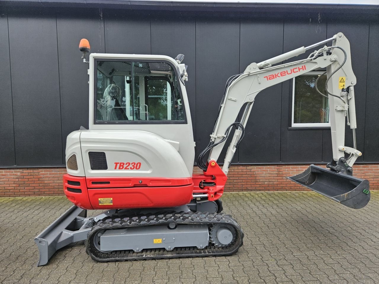 Minibagger del tipo Takeuchi TB230 - 2350 uur, Gebrauchtmaschine In Haaksbergen (Immagine 8)
