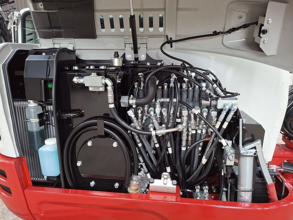 Minibagger van het type Takeuchi TB230, Neumaschine in Donkerbroek (Foto 7)