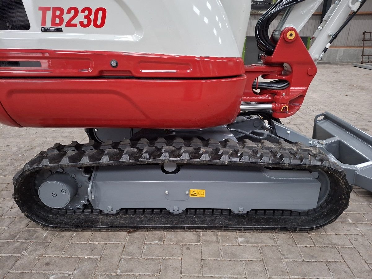 Minibagger van het type Takeuchi TB230, Neumaschine in Donkerbroek (Foto 4)