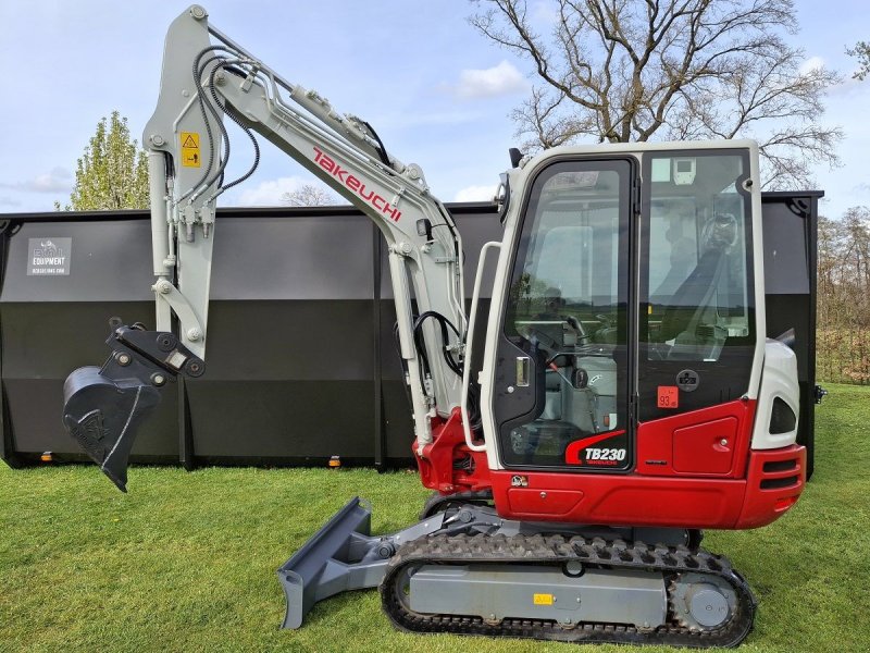 Minibagger tip Takeuchi TB230, Gebrauchtmaschine in Donkerbroek