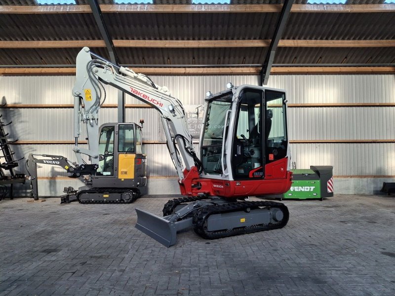 Minibagger от тип Takeuchi TB230, Neumaschine в Donkerbroek