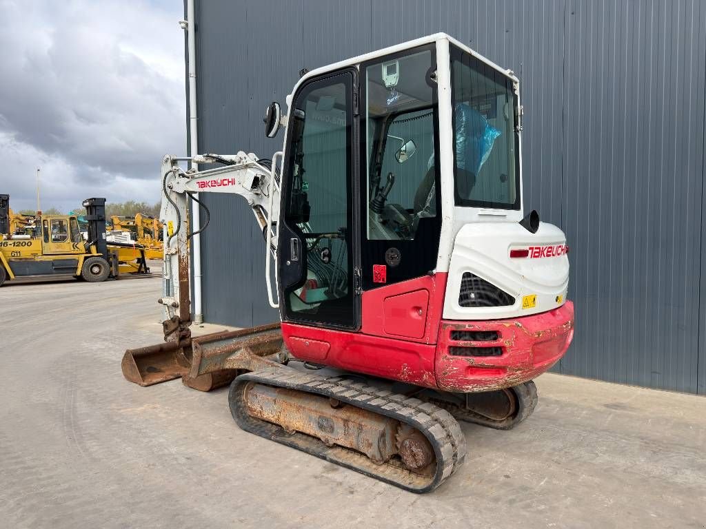 Minibagger типа Takeuchi TB230, Gebrauchtmaschine в Venlo (Фотография 3)