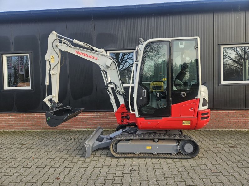 Minibagger du type Takeuchi TB230, Gebrauchtmaschine en Haaksbergen (Photo 1)