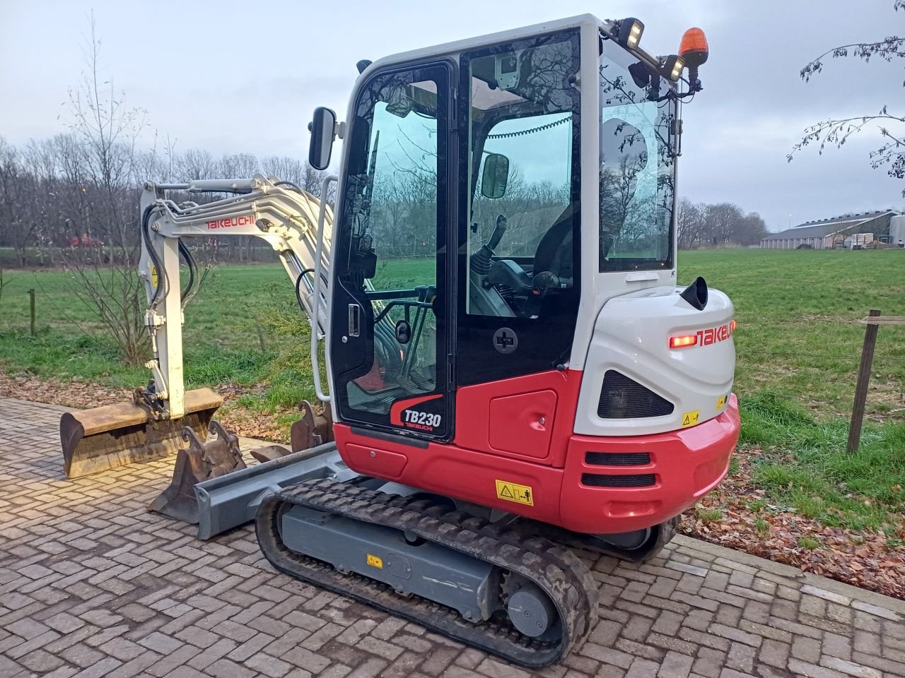 Minibagger del tipo Takeuchi TB230, Gebrauchtmaschine en Terschuur (Imagen 3)