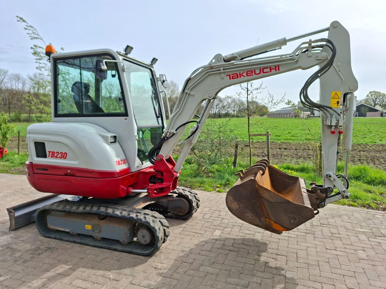 Minibagger del tipo Takeuchi TB230, Gebrauchtmaschine In Terschuur (Immagine 5)
