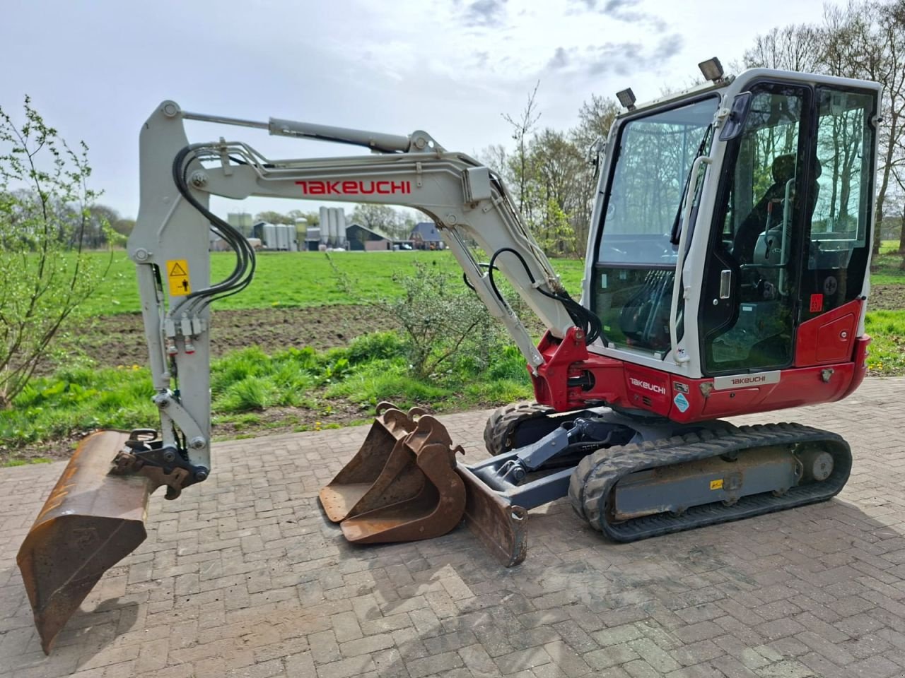 Minibagger del tipo Takeuchi TB230, Gebrauchtmaschine In Terschuur (Immagine 2)