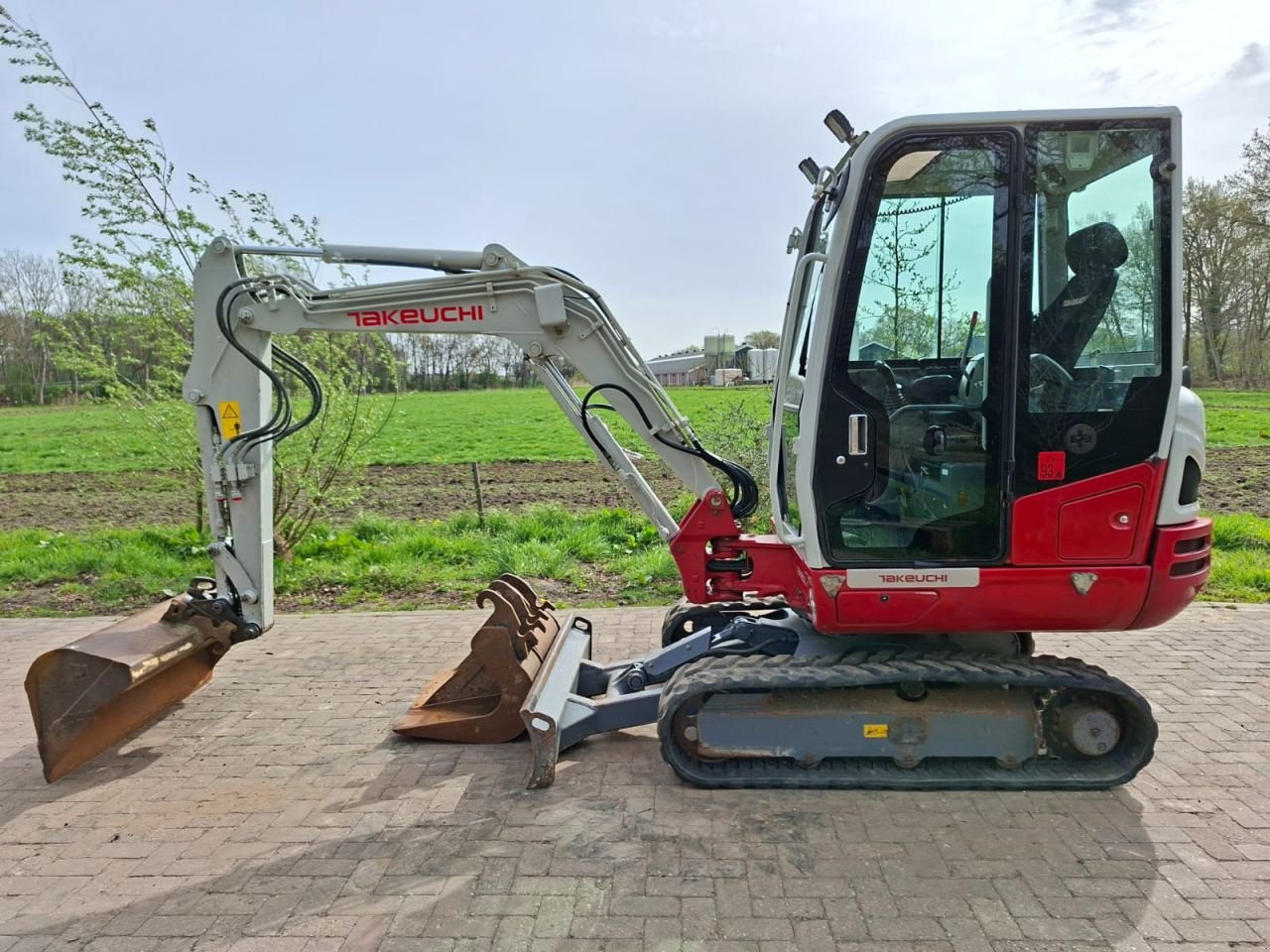 Minibagger del tipo Takeuchi TB230, Gebrauchtmaschine In Terschuur (Immagine 1)