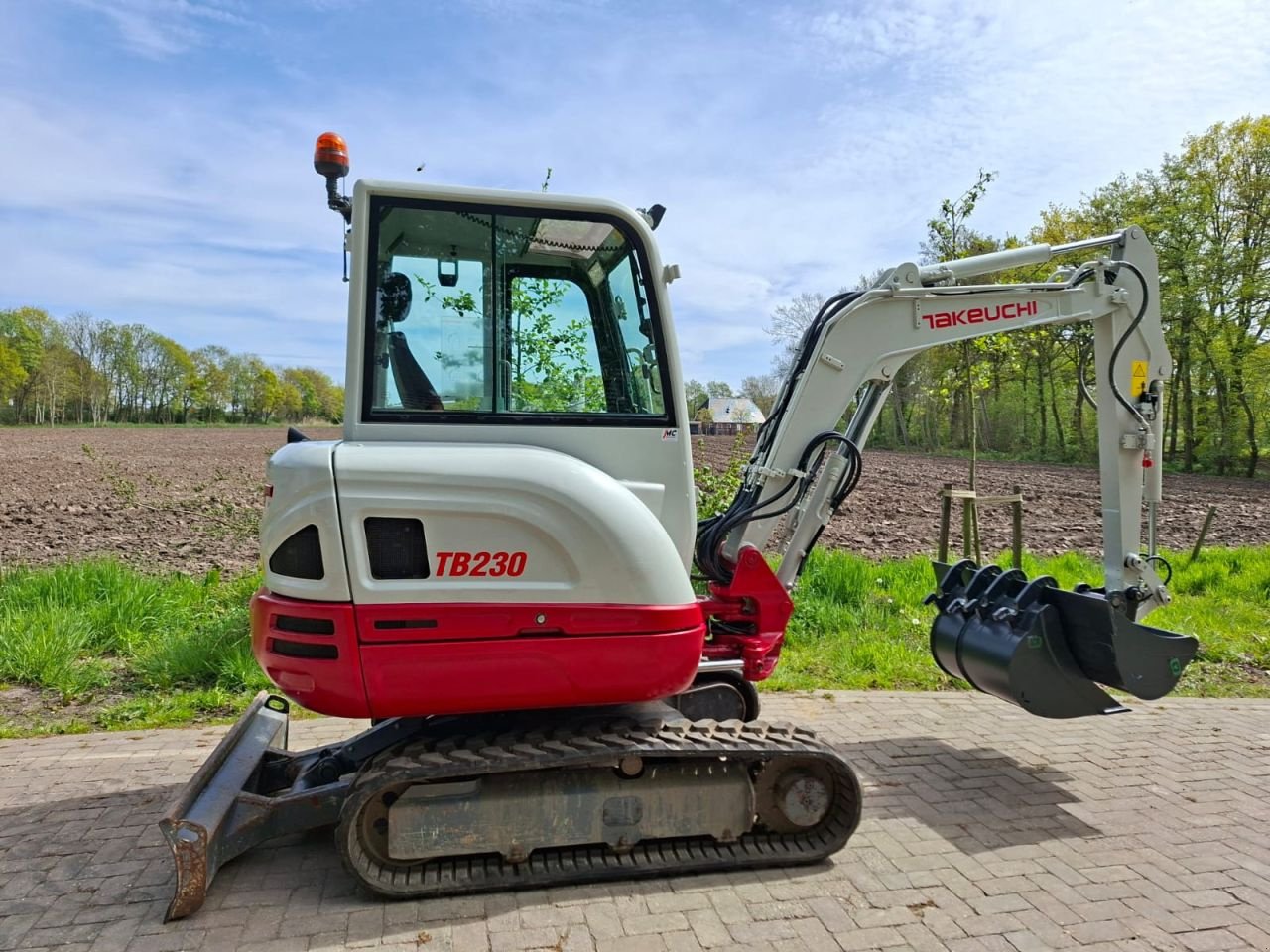 Minibagger tip Takeuchi TB230, Gebrauchtmaschine in Terschuur (Poză 4)