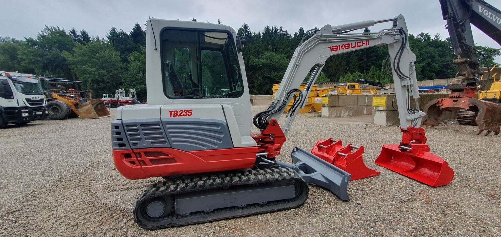 Minibagger des Typs Takeuchi TB235, Gebrauchtmaschine in Gabersdorf (Bild 5)