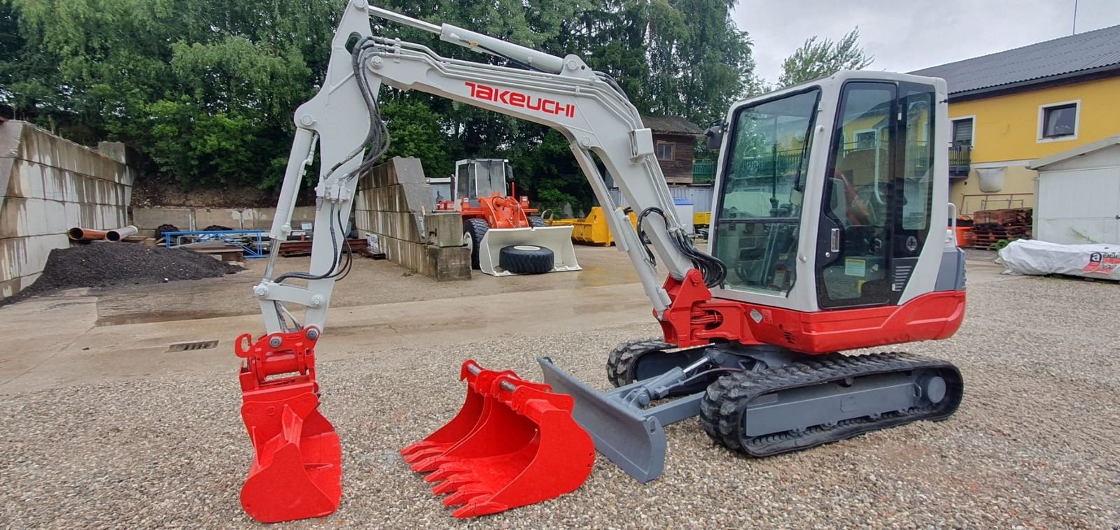 Minibagger des Typs Takeuchi TB235, Gebrauchtmaschine in Gabersdorf (Bild 1)