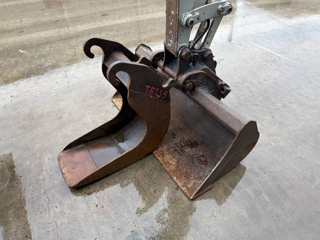 Minibagger of the type Takeuchi TB235, Gebrauchtmaschine in Venlo (Picture 10)