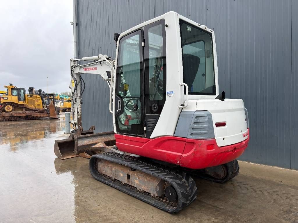 Minibagger del tipo Takeuchi TB235, Gebrauchtmaschine en Venlo (Imagen 4)