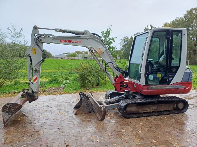 Minibagger des Typs Takeuchi TB235, Gebrauchtmaschine in Terschuur (Bild 1)