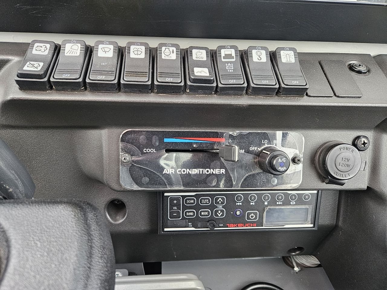 Minibagger des Typs Takeuchi TB240 stage V, Gebrauchtmaschine in Haaksbergen (Bild 4)