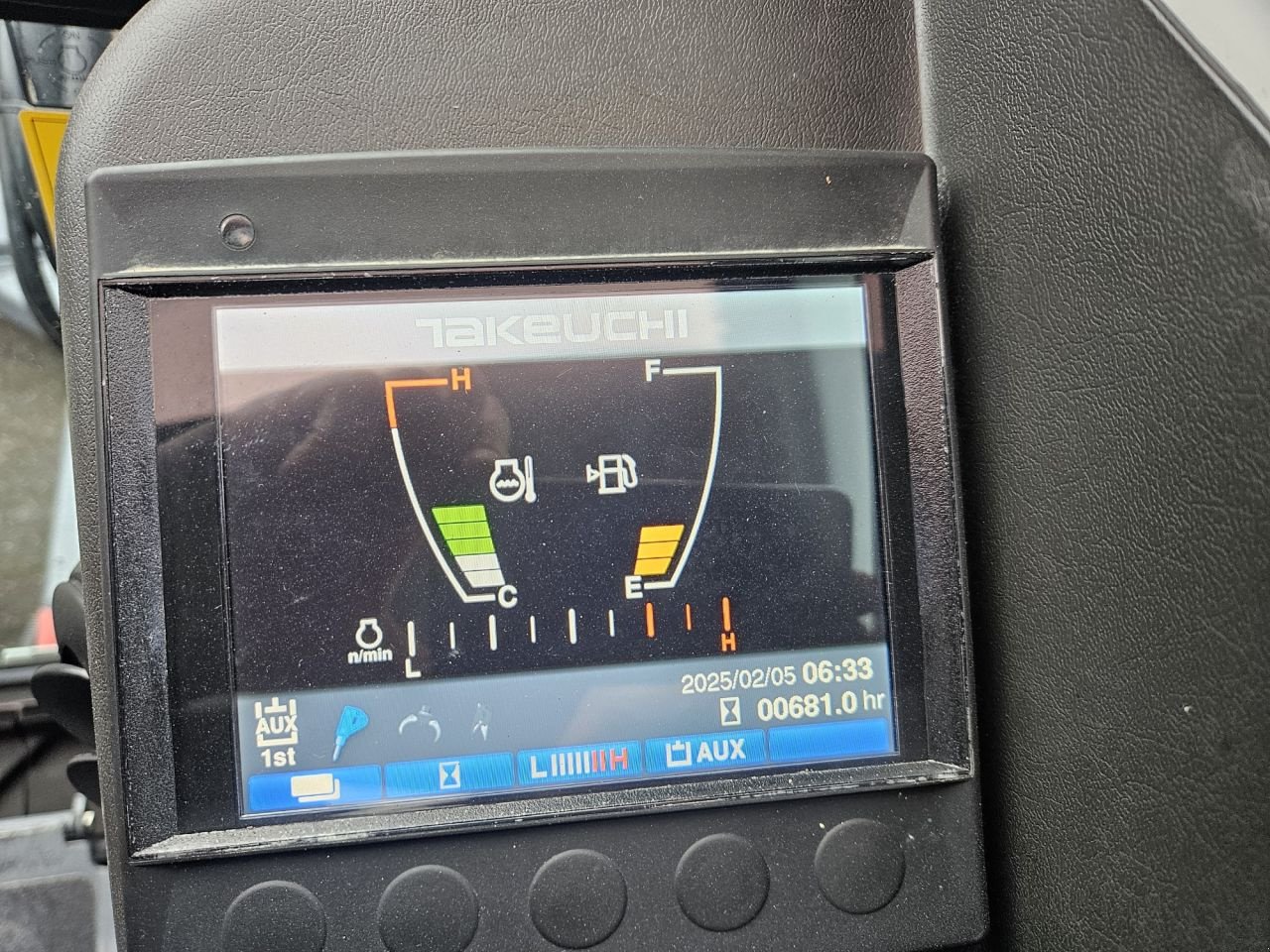 Minibagger des Typs Takeuchi TB240 stage V, Gebrauchtmaschine in Haaksbergen (Bild 3)