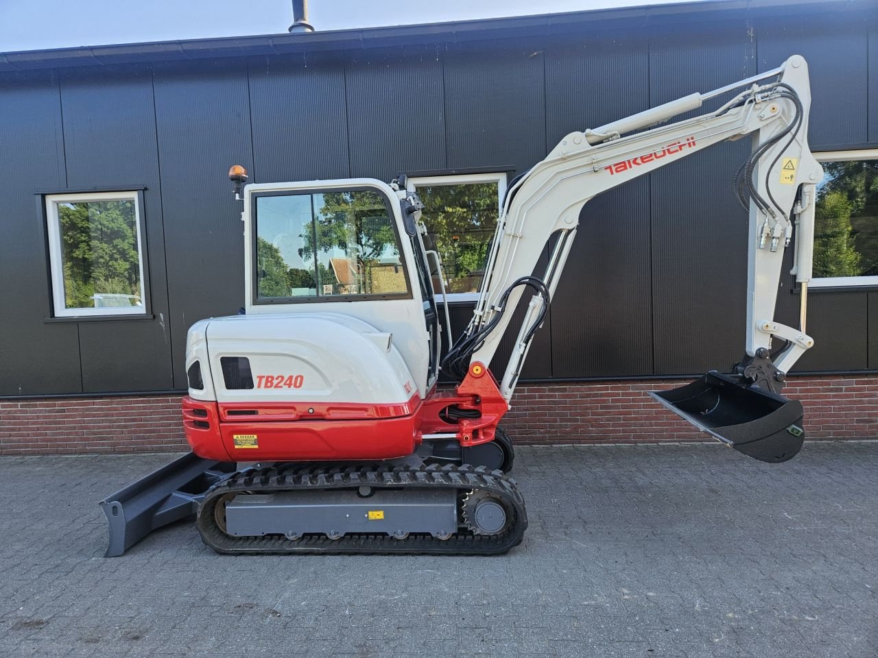 Minibagger типа Takeuchi TB240 stage V, Gebrauchtmaschine в Haaksbergen (Фотография 9)
