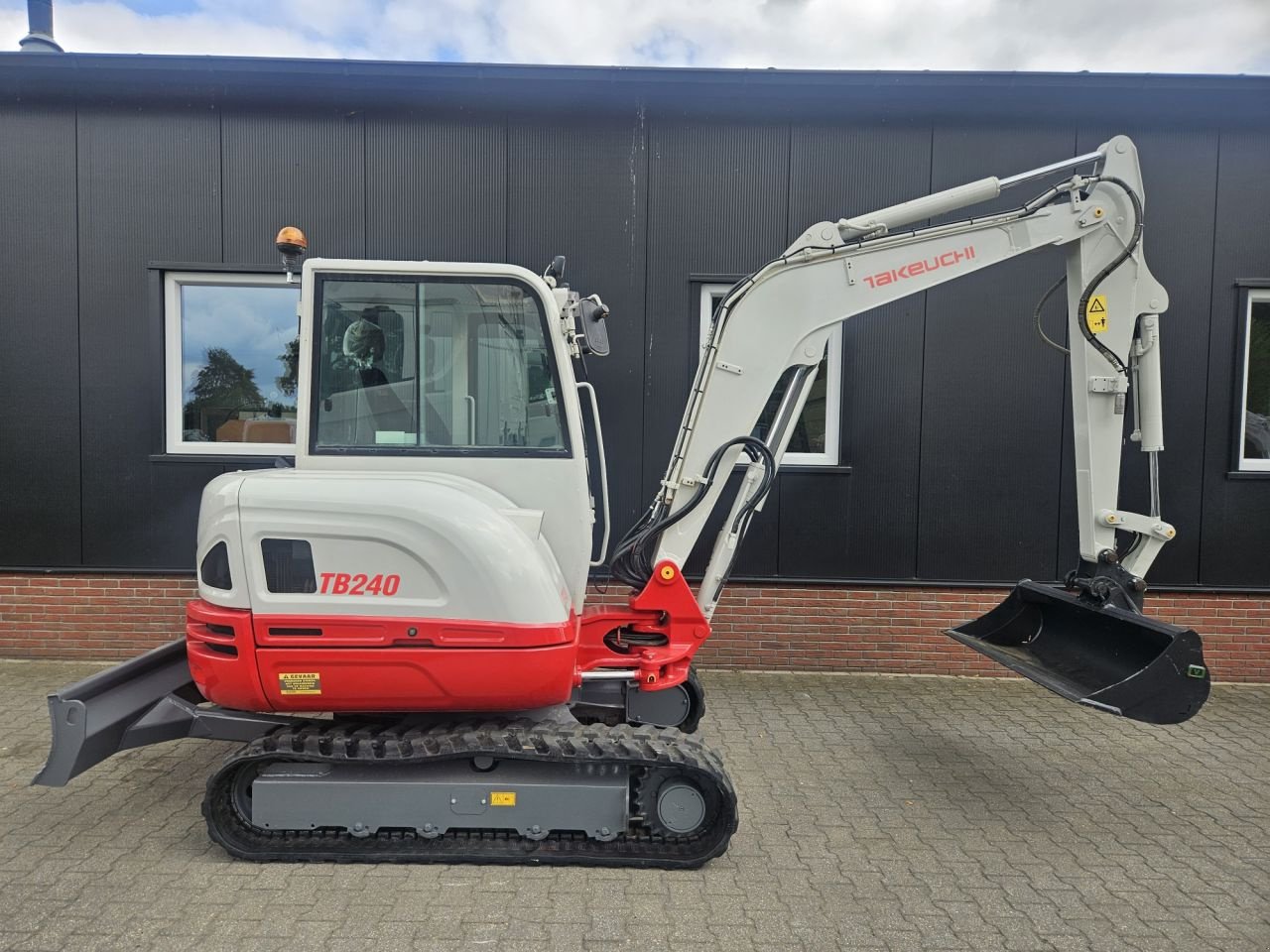 Minibagger типа Takeuchi TB240 stage V, Gebrauchtmaschine в Haaksbergen (Фотография 8)