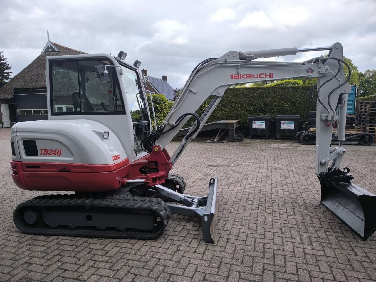 Minibagger za tip Takeuchi TB240, Gebrauchtmaschine u Hardegarijp (Slika 2)