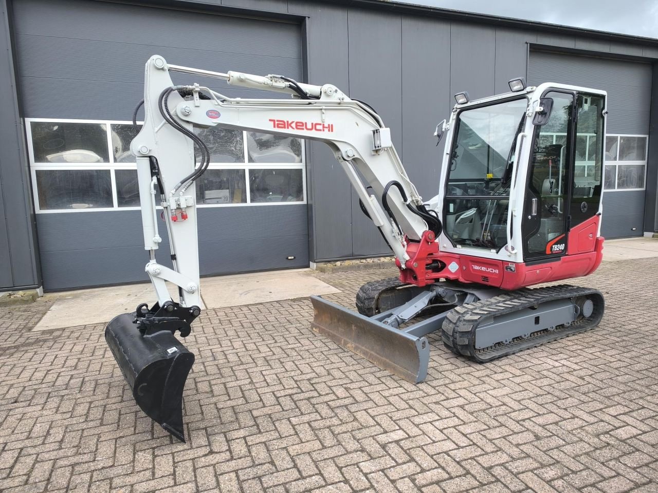 Minibagger za tip Takeuchi TB240, Gebrauchtmaschine u Hardegarijp (Slika 3)