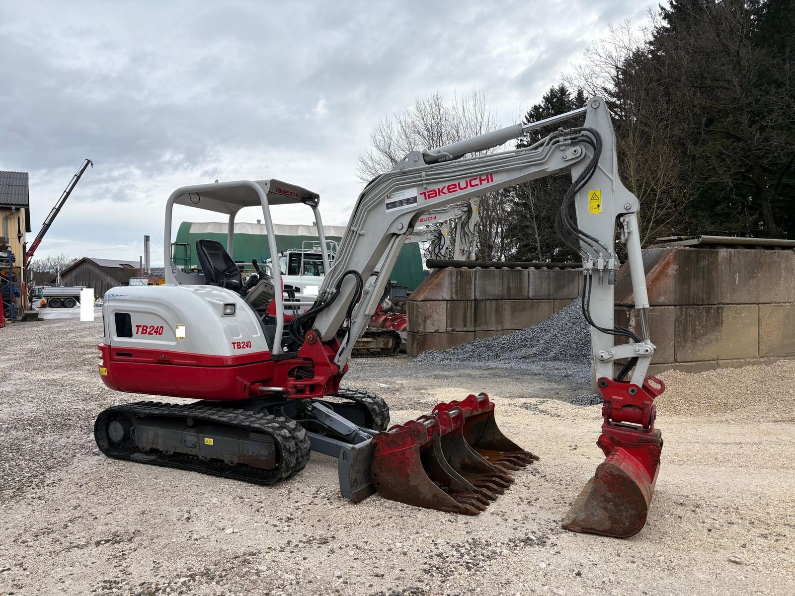 Minibagger del tipo Takeuchi TB240, Gebrauchtmaschine In Gabersdorf (Immagine 5)