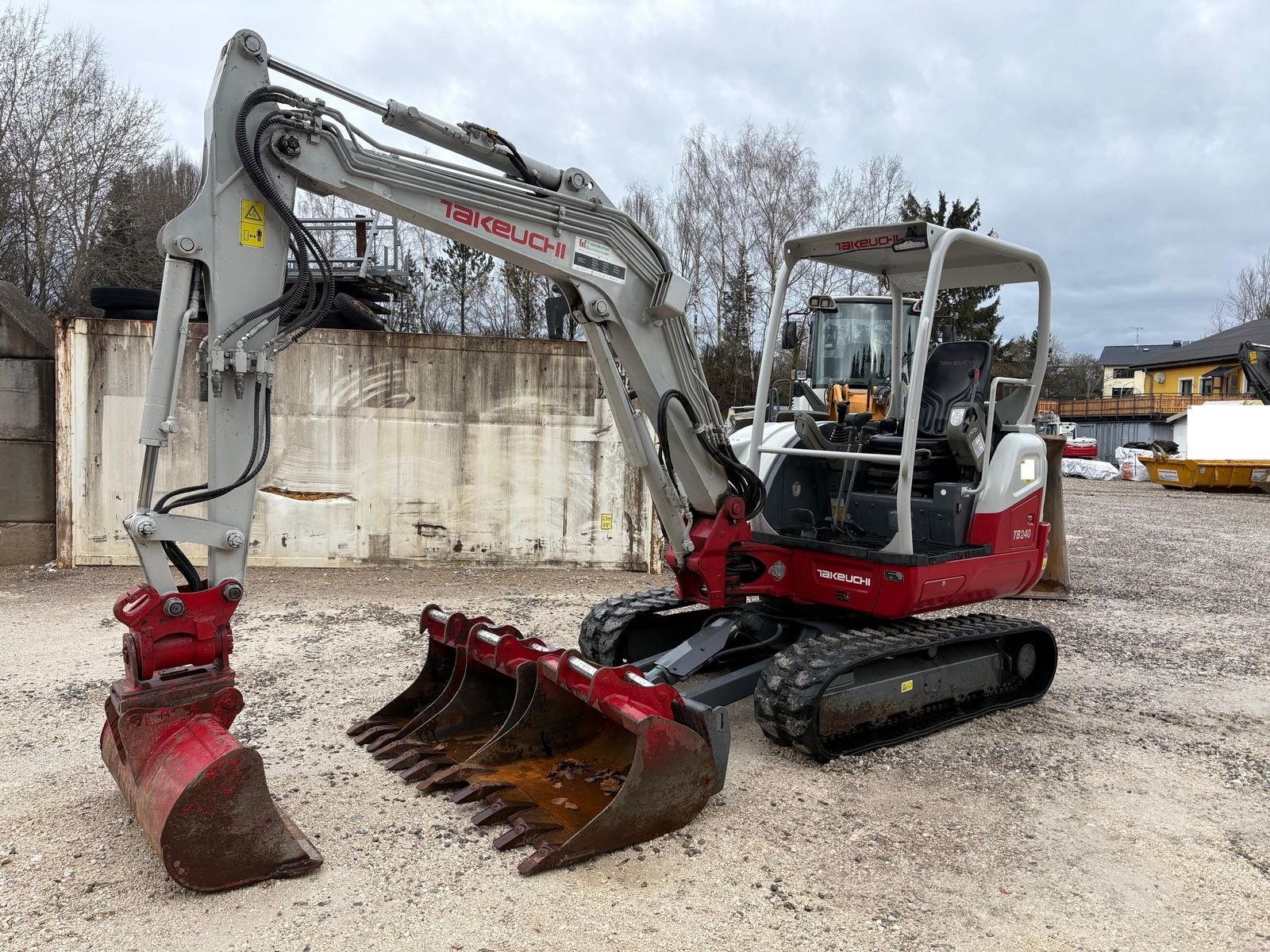 Minibagger del tipo Takeuchi TB240, Gebrauchtmaschine In Gabersdorf (Immagine 2)