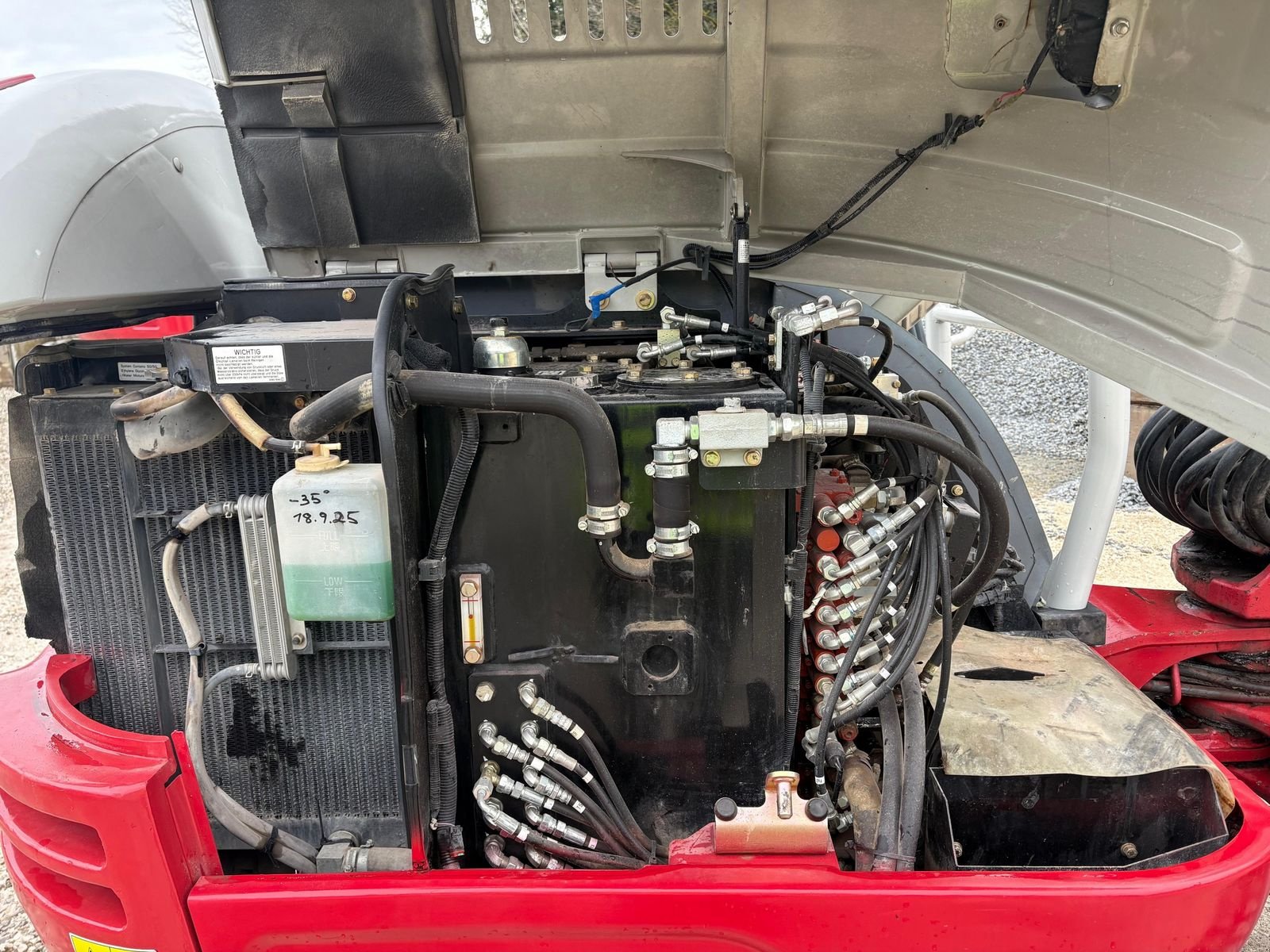 Minibagger del tipo Takeuchi TB240, Gebrauchtmaschine In Gabersdorf (Immagine 19)