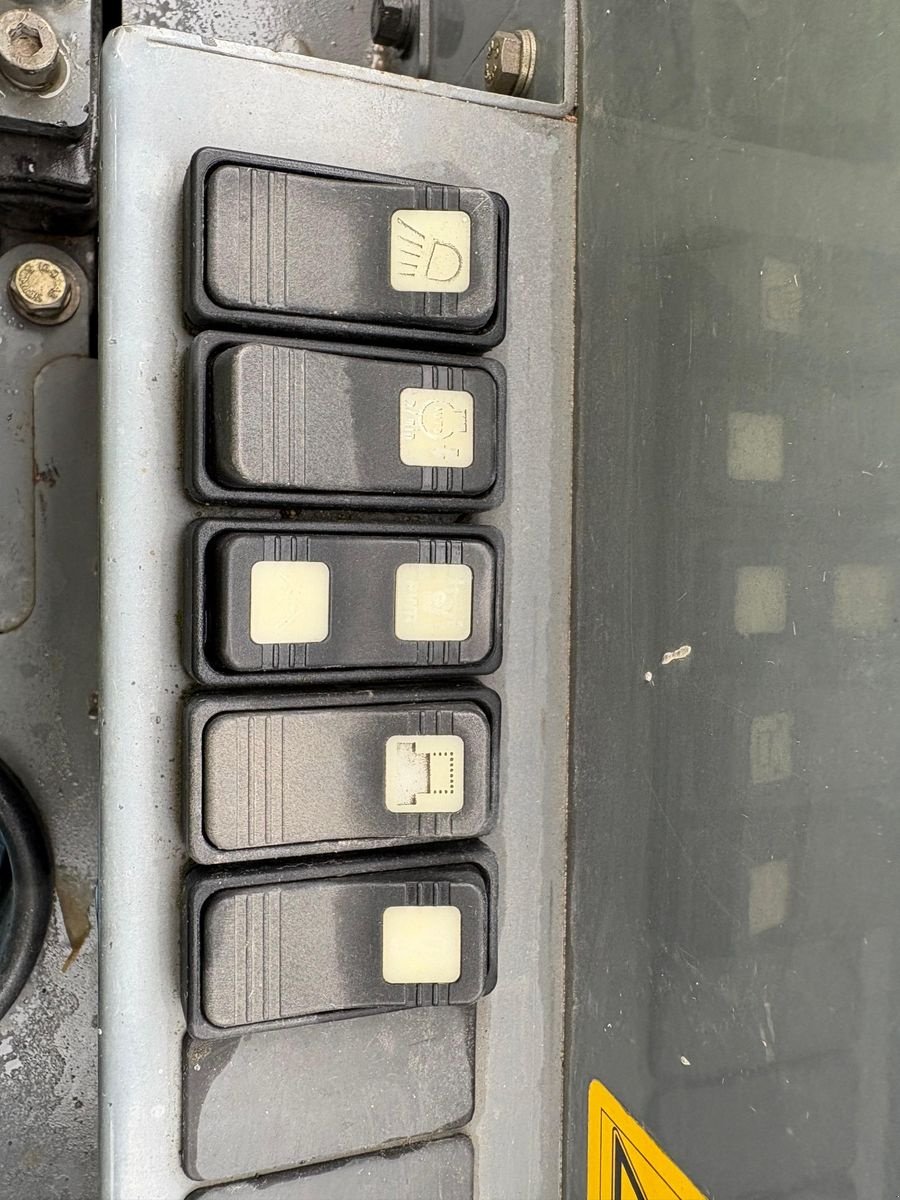 Minibagger del tipo Takeuchi TB240, Gebrauchtmaschine In Gabersdorf (Immagine 14)