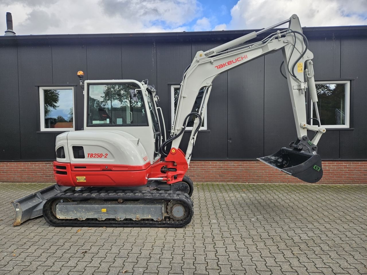 Minibagger tipa Takeuchi TB250-2 stage V, Gebrauchtmaschine u Haaksbergen (Slika 8)