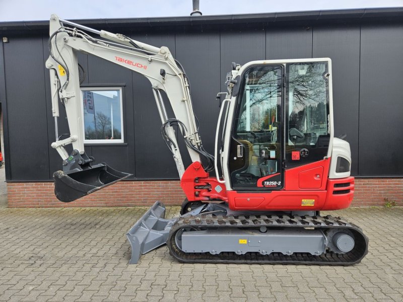 Minibagger du type Takeuchi TB250-2 stage V, Gebrauchtmaschine en Haaksbergen (Photo 1)
