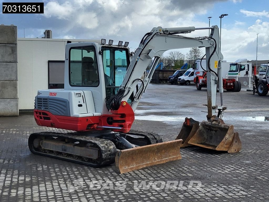 Minibagger typu Takeuchi TB250 A/C - 3 Buckets, Gebrauchtmaschine v Veghel (Obrázek 8)