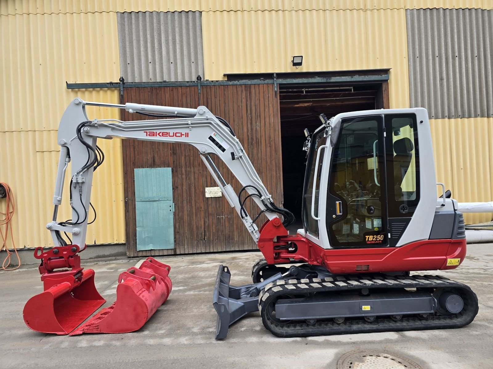 Minibagger του τύπου Takeuchi TB250, Gebrauchtmaschine σε Gabersdorf (Φωτογραφία 2)