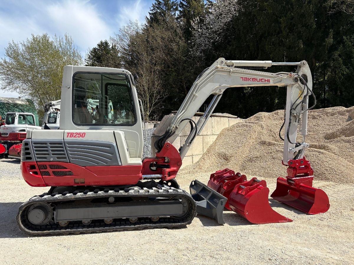 Minibagger van het type Takeuchi TB250, Gebrauchtmaschine in Gabersdorf (Foto 4)