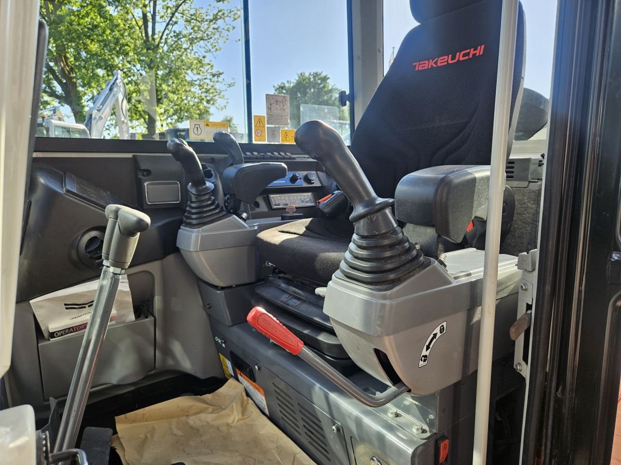 Minibagger Türe ait Takeuchi TB260 Demo Stage V, Gebrauchtmaschine içinde Haaksbergen (resim 5)