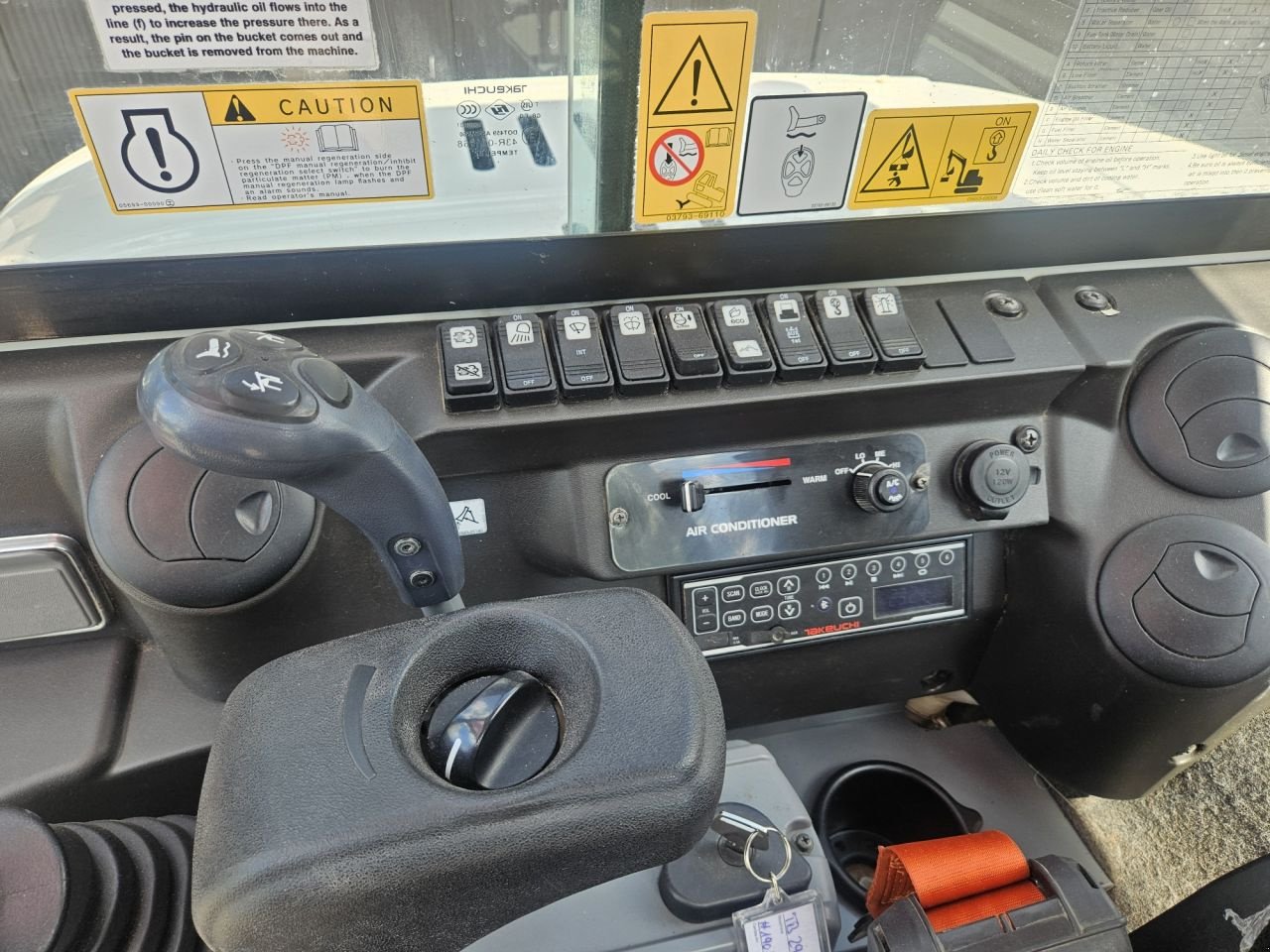 Minibagger van het type Takeuchi TB260 Demo Stage V, Gebrauchtmaschine in Haaksbergen (Foto 4)