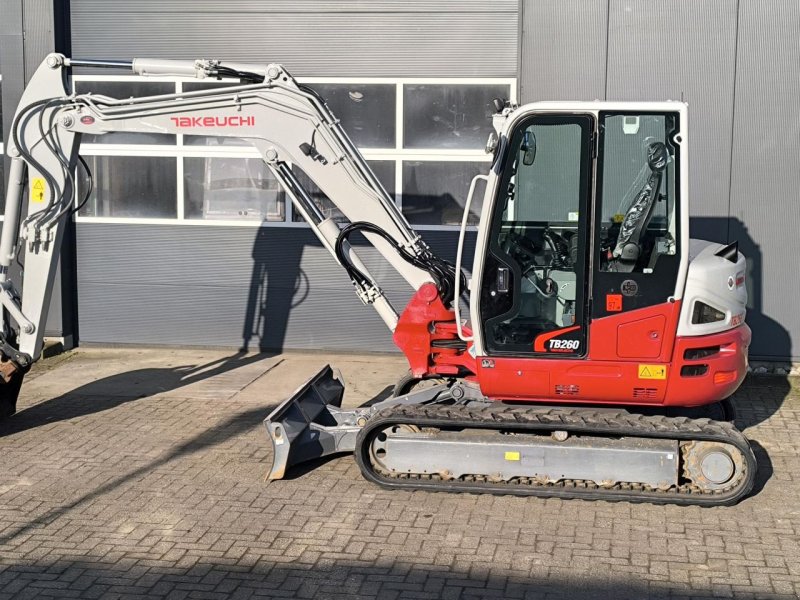 Takeuchi TB260, Gebrauchtmaschine, Rok výroby: 2020, Provozní hod./hektar: 1709 (Obrázek 1) Minibagger typu Takeuchi TB260, Gebrauchtmaschine v Hardegarijp (Obrázek 1)