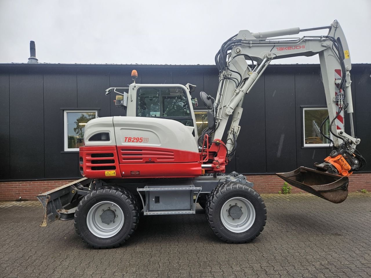 Minibagger typu Takeuchi TB295W, Gebrauchtmaschine v Haaksbergen (Obrázok 8)