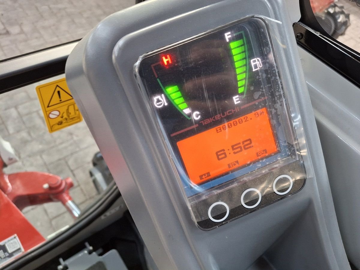 Minibagger des Typs Takeuchi TB320, Neumaschine in Donkerbroek (Bild 9)