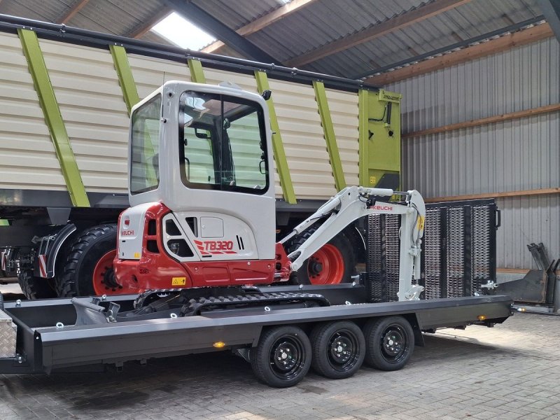 Minibagger vrste Takeuchi TB320, Neumaschine v Donkerbroek