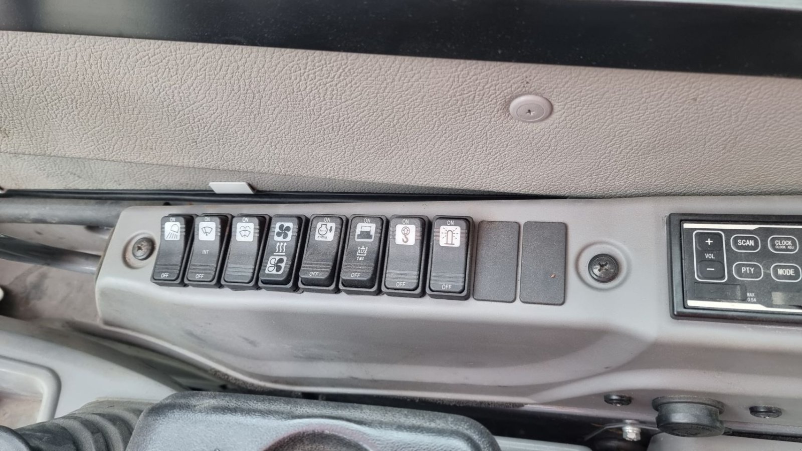 Minibagger Türe ait Takeuchi TB325R, Gebrauchtmaschine içinde Assendelft (resim 9)