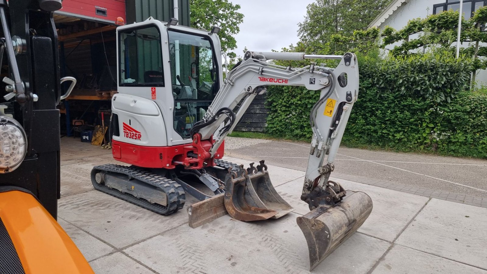 Minibagger Türe ait Takeuchi TB325R, Gebrauchtmaschine içinde Assendelft (resim 3)