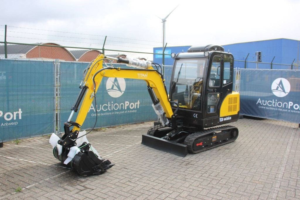 Minibagger du type Titan TE30, Neumaschine en Antwerpen (Photo 9)