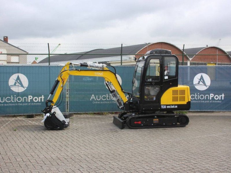 Minibagger du type Titan TE30, Neumaschine en Antwerpen (Photo 1)