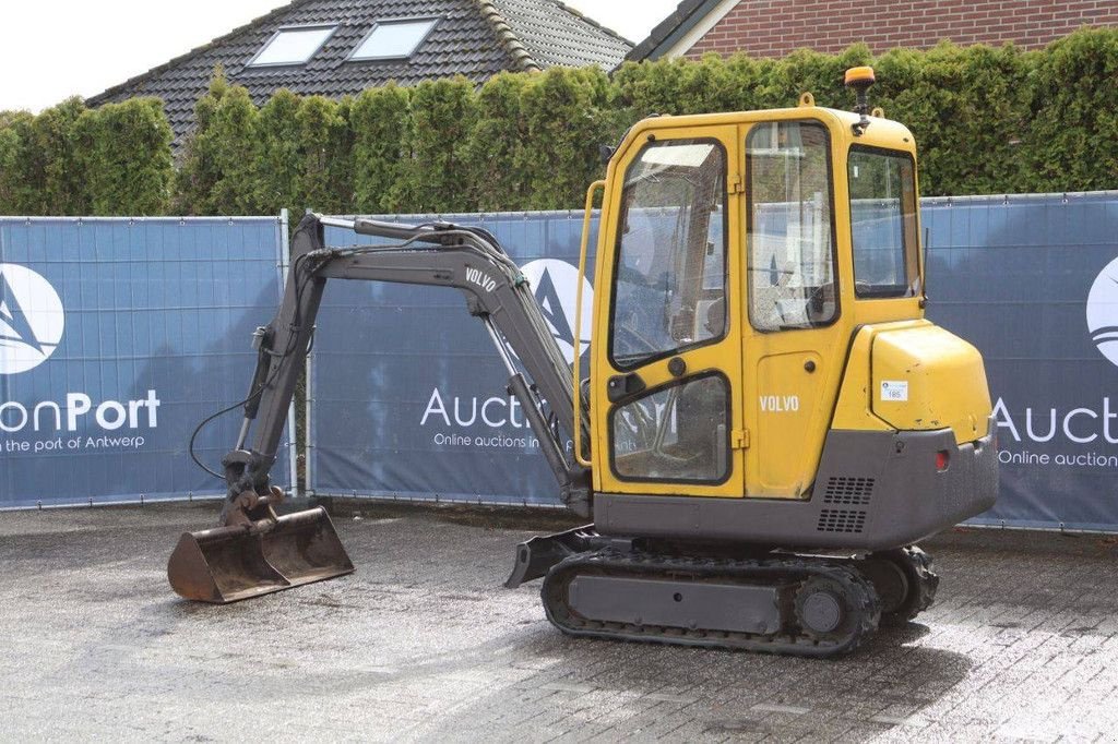 Minibagger от тип Volvo 261, Gebrauchtmaschine в Antwerpen (Снимка 3)